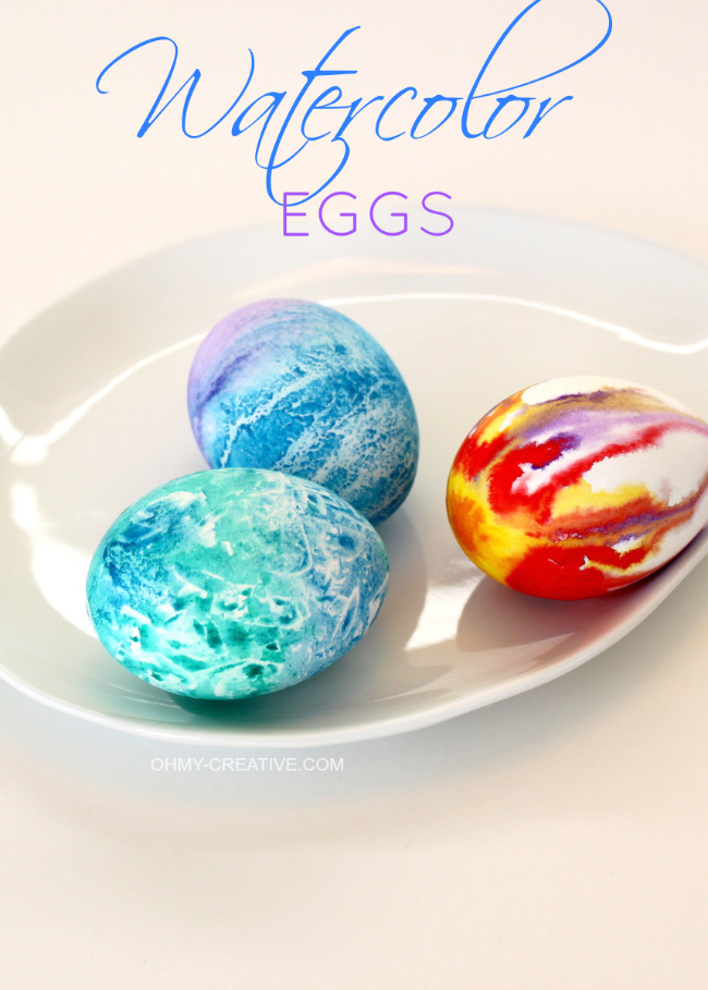 Easter Eggs Painted With Watercolor Paint  |  OHMY-CREATIVE.COM  #EasterEggs
