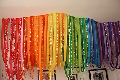 WOW – Rainbow Garland Party Installation