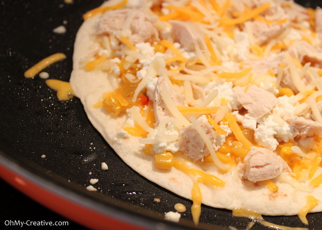 How to make a cheese and chicken quesadilla