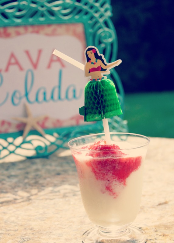 This Lava Colada Luau Party Drink is a tasty and festive summer drink. Also know as the Lava Flow that is popular in Hawaii  |  OHMY-CREATIVE.COM 