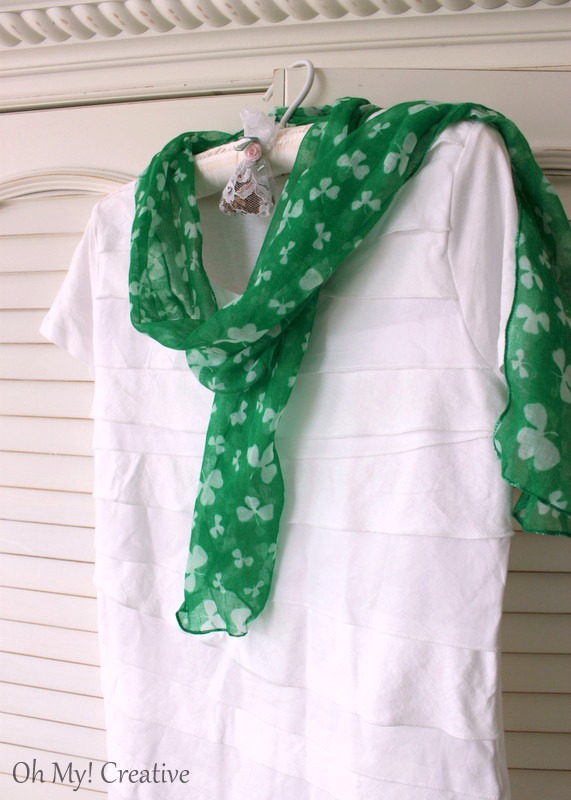 Do It Yourself St. Patrick's Day T-shirt for Women! | OHMY-CREATIVE.COMDo It Yourself St. Patrick's Day T-shirt for Women! | OHMY-CREATIVE.COM