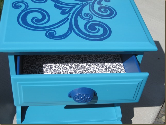 Blue-end-table-upcycle