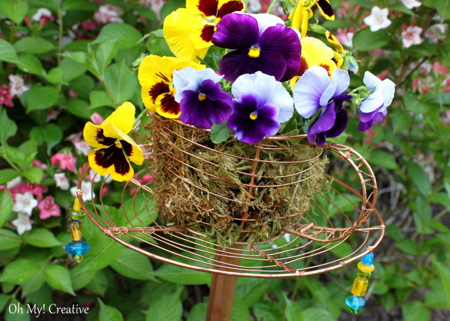 Goodwill Trash To Treasure Teacup Garden Stake - a great repurposed or upcyle project and DIY garden decor! | OHMY-CREATIVE.COM
