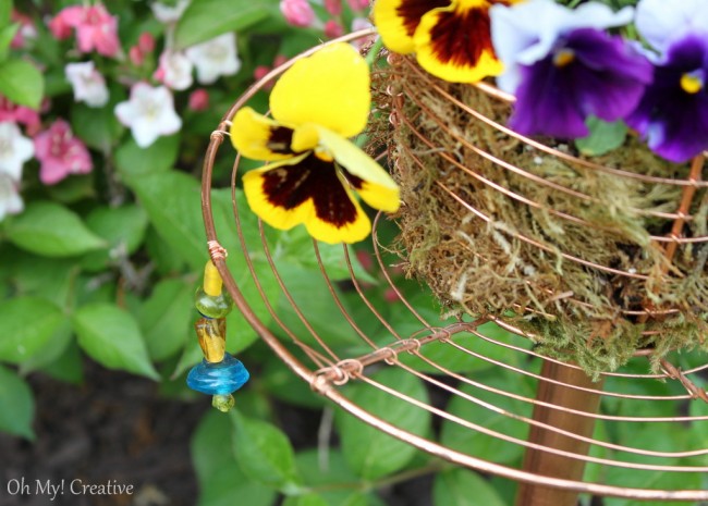 Goodwill Trash To Treasure Teacup Garden Stake - a great repurposed or upcyle project and DIY garden decor! | OHMY-CREATIVE.COM