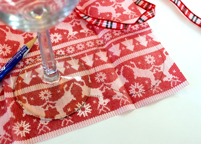 Ugly Christmas Sweater Party DIY Wine Glasses - OhMy-Creative.com 