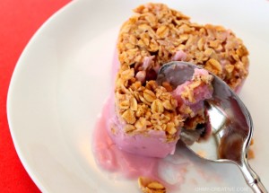Make these Frozen Yogurt Hearts With Granola to warm the hearts of the ones you love for Valentine's Day | OHMY-CREATIVE.COM