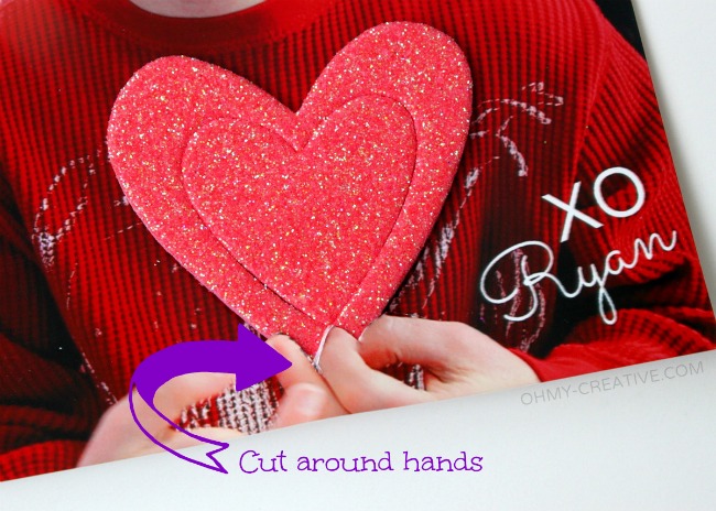 Create a Sensory Valentines Day Card for the kids to touch | OHMY-CREATIVE.COM