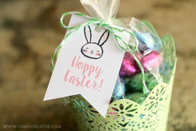 Hoppy Easter Treat Bag topper that features an adorable bunny with easy to read greeting