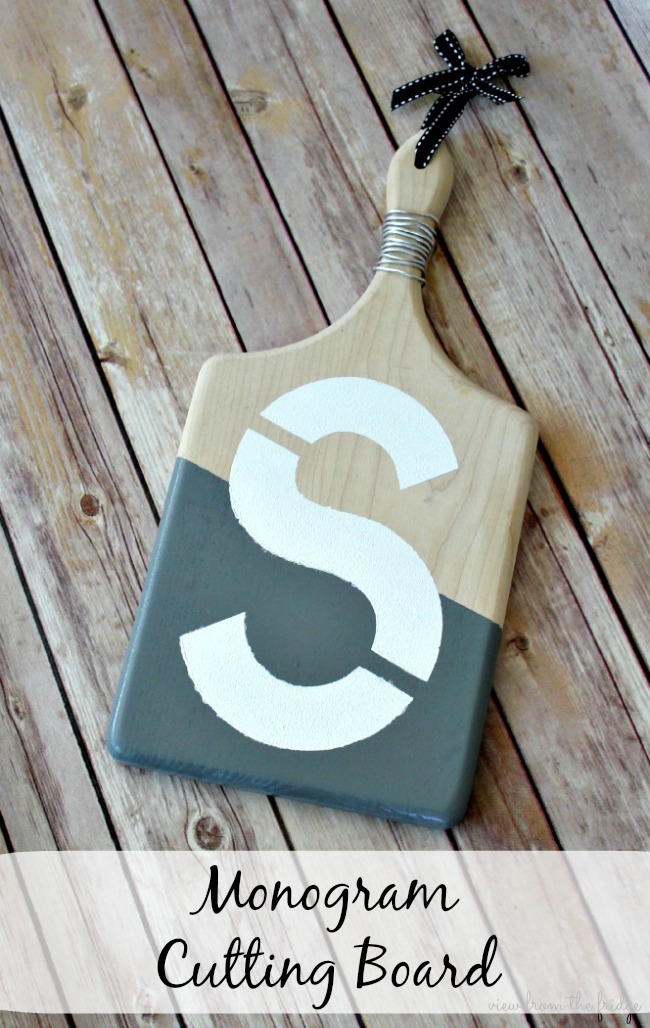 DIY Monogram Cutting Board Art perfect for decorating the kitchen!