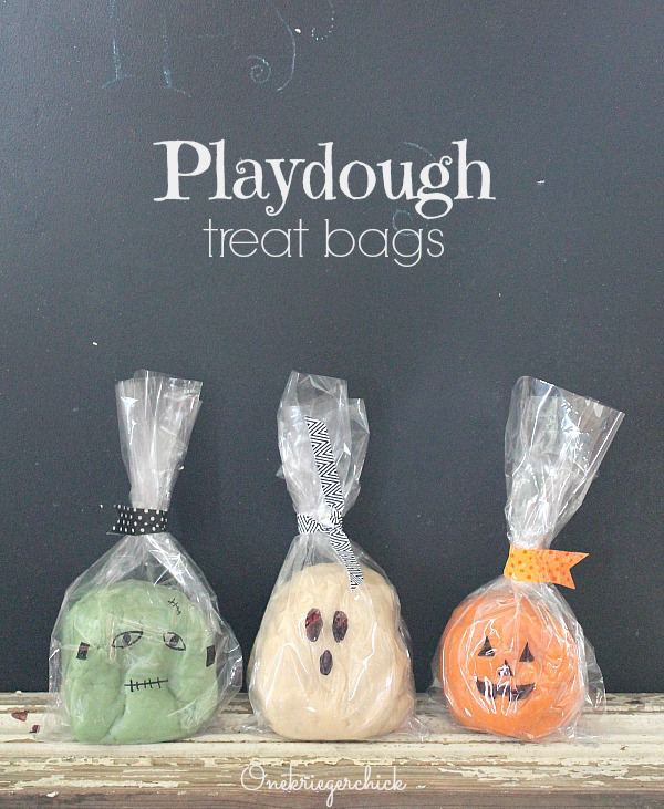 Halloween-Playdough-Treat-Bags...how-cute-to-make-these-instead-of-handing-out-candy
