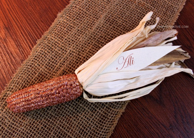 Indian Corn Thanksgiving Place Card With Burlap Table Runner | OHMY-CREATIVE.COM