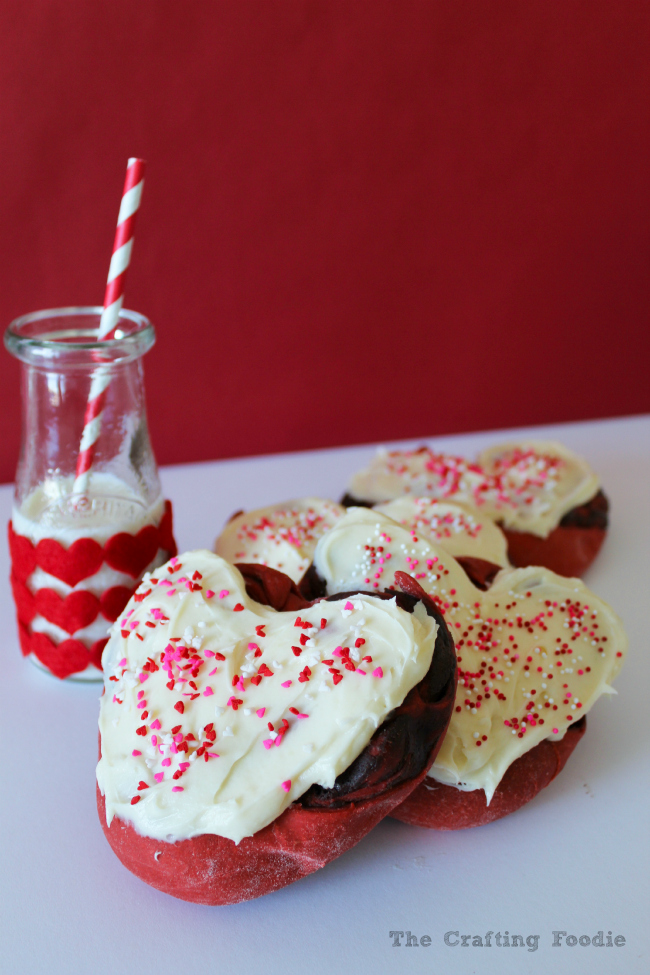 Chocolate Filled Red Velvet Coffee Cake | Heart-shaped desserts | Red Velvet Cake Recipe | Red Velvet | Coffee Cake Recipe | Coffee Cake | Valentine's Day | Heart Cakes | Valentine's Day Breakfast | Valentine's Day Dessert | Heart Shaped
