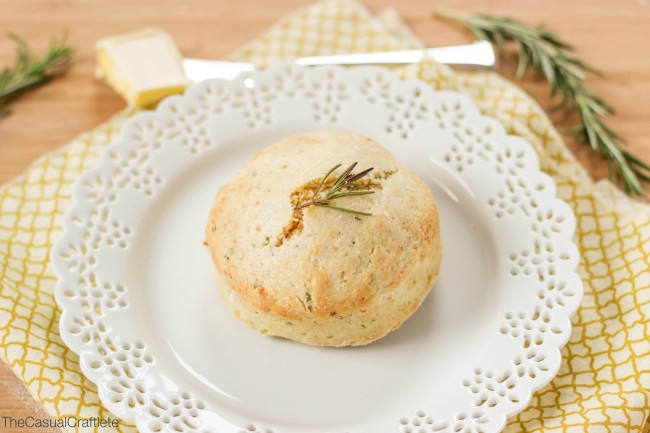 The dough for these Rosemary and Parmesan Biscuits is easy to make and can be made in 30 minutes - a nice addition to any brunch menu or hearty dinner. #biscuitrecipe #brunchrecipe #rosemaryParmesanbiscuits #dinnerbiscuits 