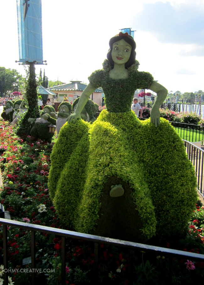 Snow White Topiarie Epcot International Flower and Garden Festival  |  OHMY-CREATIVE.COM