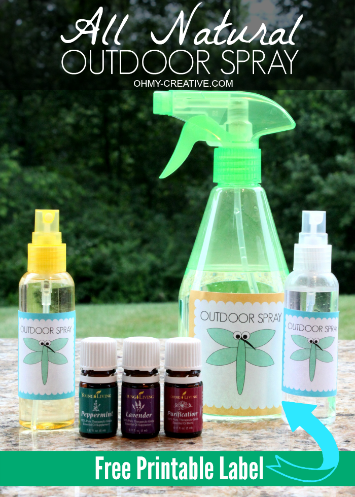This easy to make Chemical Free Outdoor Spray is perfect when enjoying all outdoor activities and safe to spray all over the kids and family! I LOVE that it is all natural! Plus a Free Printable Label  |   OHMY-CREATIVE.COM 