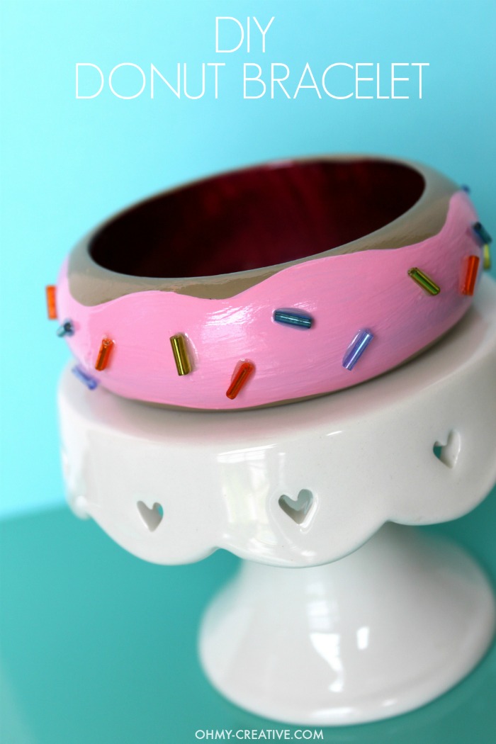 Fun DIY Donut Bracelet - dress it up or dress it down! A perfect  whimsical accessory!  |  OHMY-CREATIVE.COM