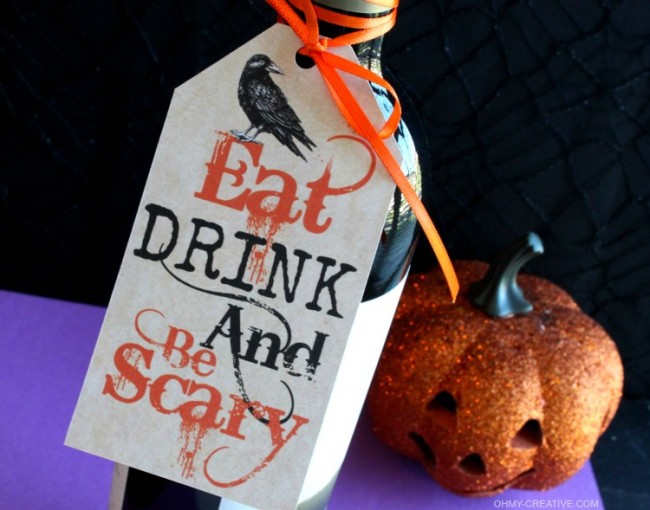 A perfect Halloween hostess gift - Head off to the Halloween Party with this Eat Drink and be Scary Free Printable Halloween Gift Tag attached to the bottle of wine, gift bag or yummy Halloween treat! | OHMY-CREATIVE.COM