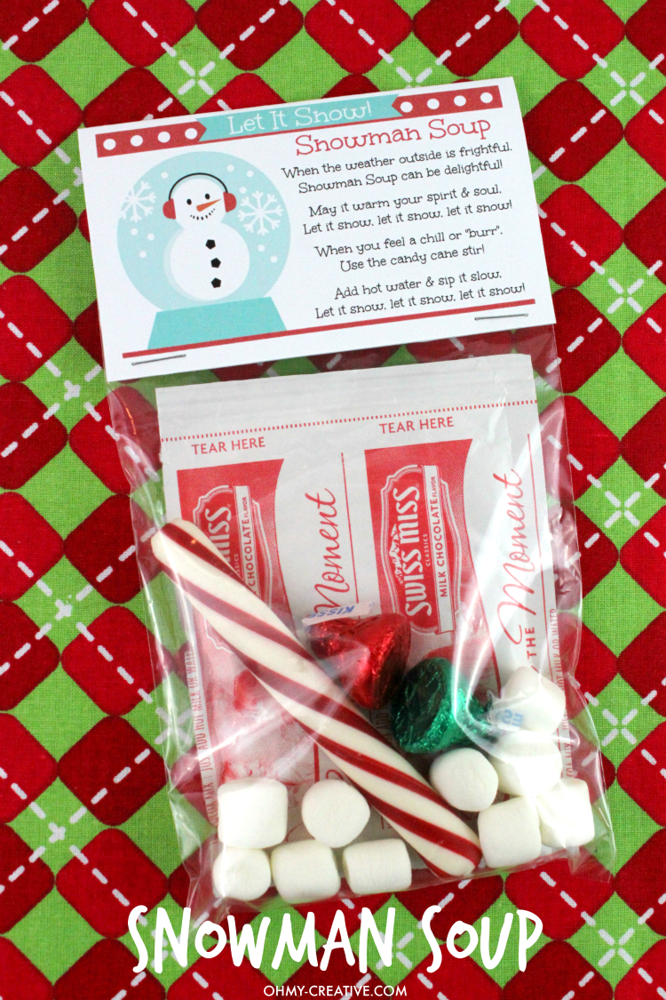 This Snowman Soup Gift Recipe is easy to make and a perfect handmade gift for the holidays! | OHMY-CREATIVE.COM
