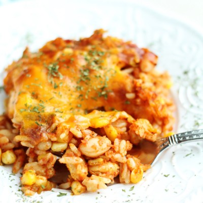 White Kidney Beans Taco Casserole Recipe - Vegetarian Taco casserole recipe with white kidney beans, rice, corn and cilantro topped with cheddar cheese. Perfect for weeknight dinner I Oh-My Creative.com