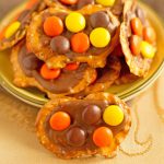 3 ingredient leftover Halloween candy recipe. Very clever idea to use Halloween candy after holiday. Easy to make and everyone likes it! Oh My Creative.com