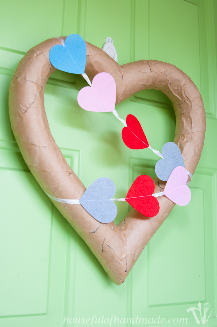 $3 Rustic Valentines Heart Wreath | Housefulofhandmade.com