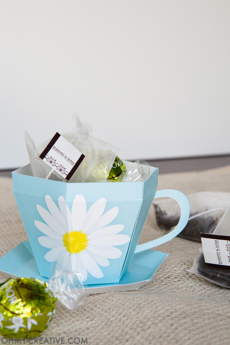 Create the perfect gift for spring with this Tea Cup Template. A tea cup gift for Mother's Day, Easter or Teacher Appreciation. OHMY-CREATIVE.COM | Paper Tea Cup | 3D Tea Cup | Tea Cup Gift | Spring Gift Ideas | Paper Tea Cup Template | Mother's Day Gift Idea | Teacher Appreciation Gift