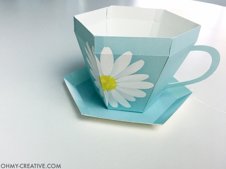 Create the perfect gift for spring with this Tea Cup Template. A tea cup gift for Mother's Day, Easter or Teacher Appreciation. OHMY-CREATIVE.COM | Paper Tea Cup | 3D Tea Cup | Tea Cup Gift | Spring Gift Ideas | Paper Tea Cup Template | Mother's Day Gift Idea | Teacher Appreciation Gift