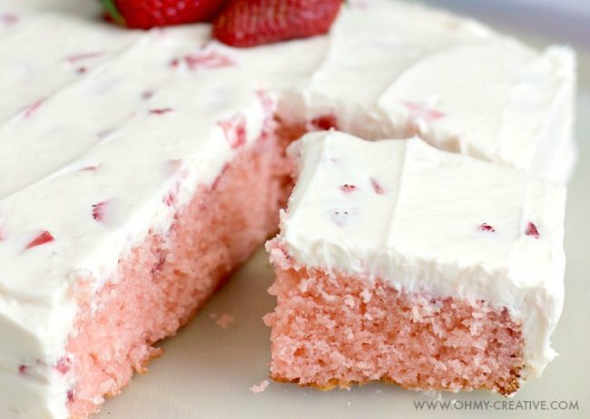 The Best Strawberry Cake With Whipped Cream Cheese Frosting - Oh My ...
