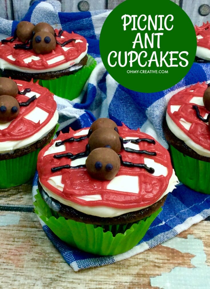 These Ant Picnic Cupcakes are perfect to add to your picnic menu! | OHMY-CREATIVE.COM | picnic idea | Picnic food | picnic dessert | easy picnic food | picnic table cupcakes | best picnic foods | good picnic foods | ant cupcakes | malted milk ball ants