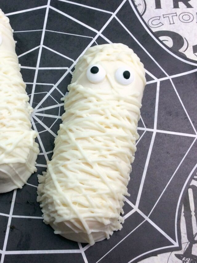 Halloween Twinkie Mummies