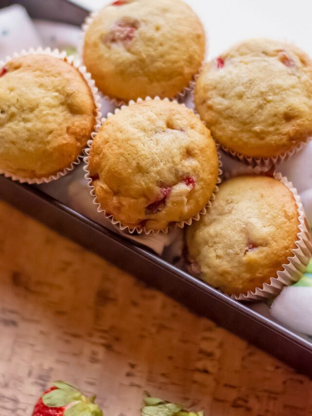 Fresh Strawberry Banana Muffins Recipe