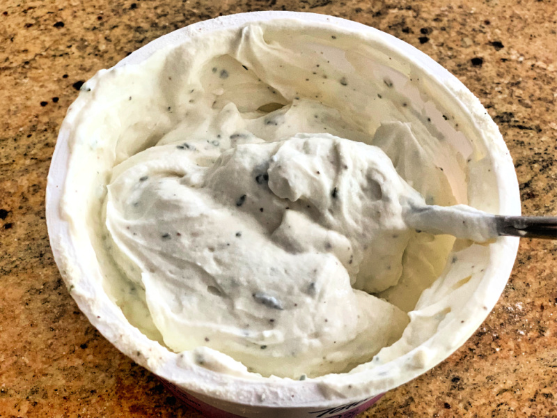 mixing greek yogurt and hidden valley ranch pack 