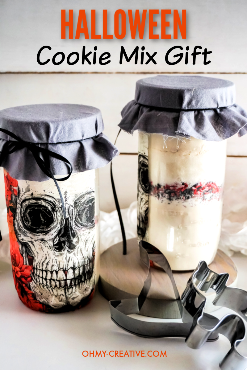 The front and back of these Halloween cookies in a jar are festive gifts to make. Pair with a couple of Halloween cookie cutters to create the perfect Halloween gift! 