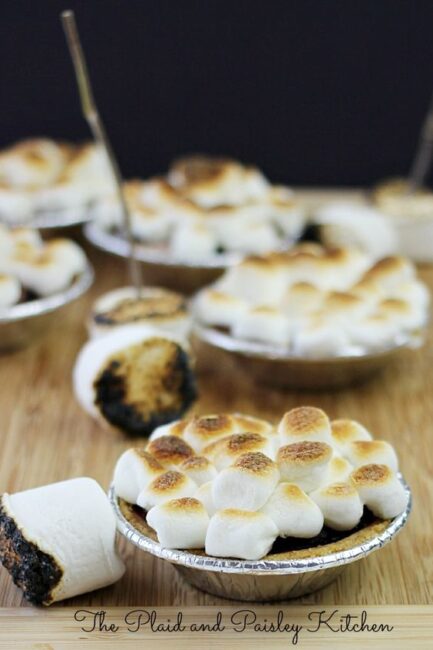 Mini S'mores Pies - Oh My Creative