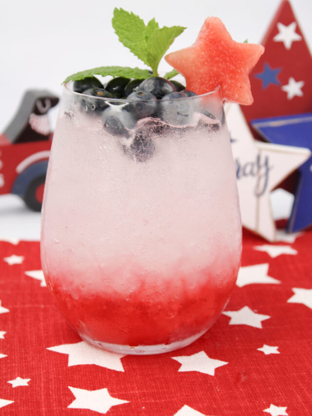 Layered 4th of July Mojito Cocktail