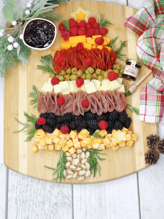 Christmas Tree Charcuterie Board