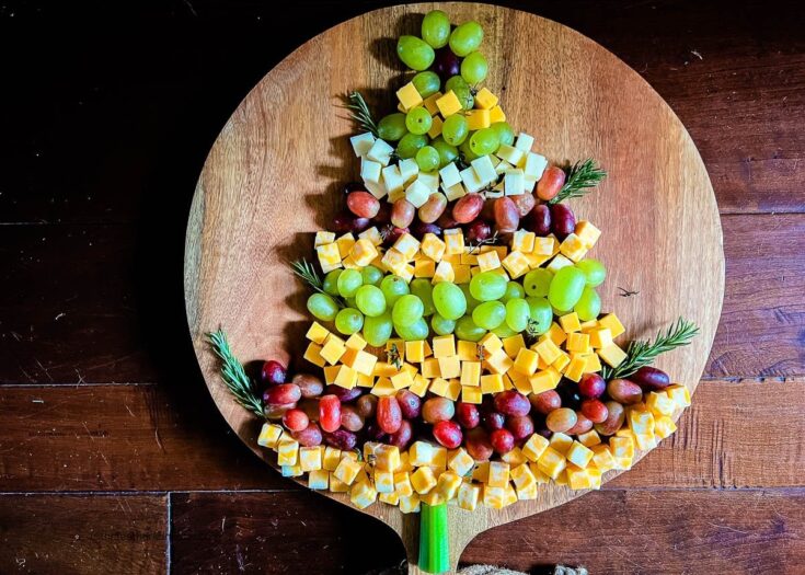 Image for Fruit and Cheese Christmas Tree Appetizer