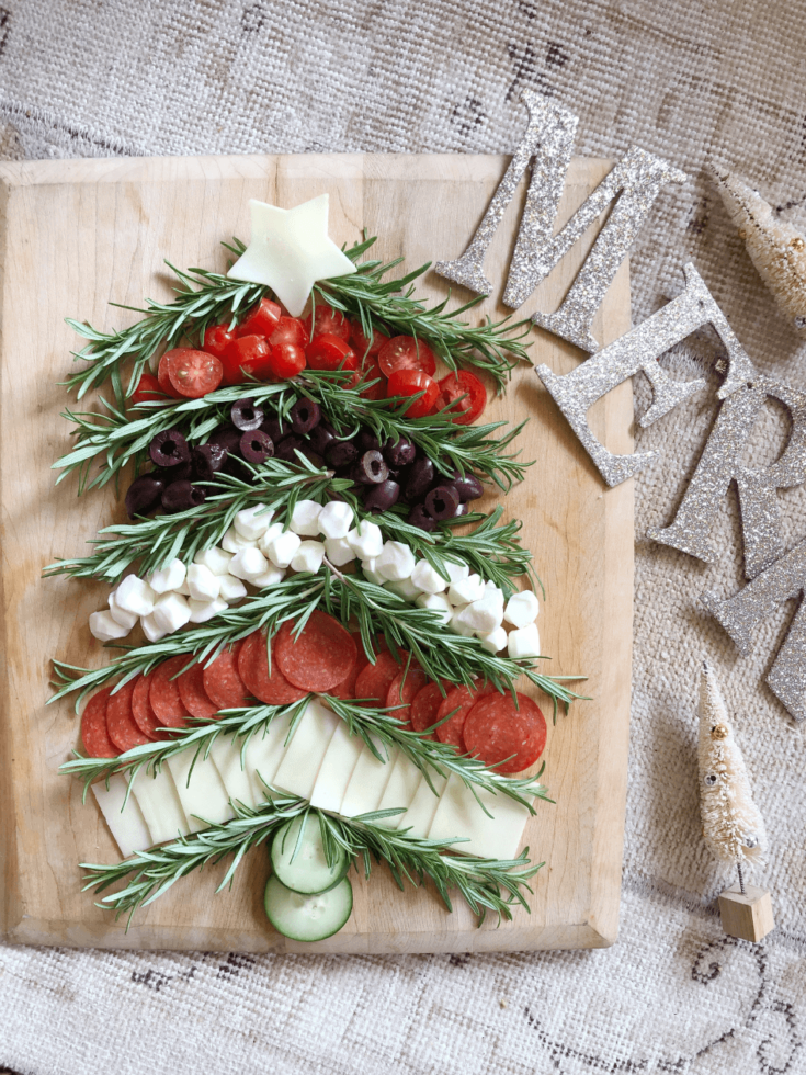 Image for How to Make an Easy Christmas Charcuterie Board