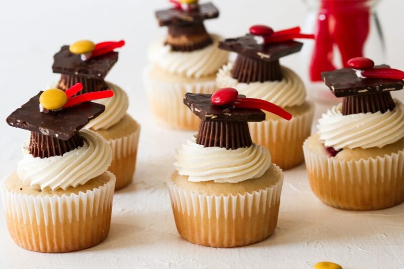 20 Preschool & Kindergarten Graduation Cupcakes - Oh My Creative