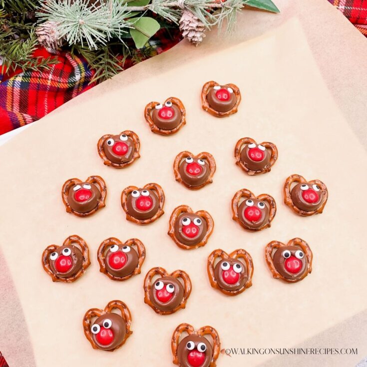 Image for Reindeer Hershey Kiss Pretzels